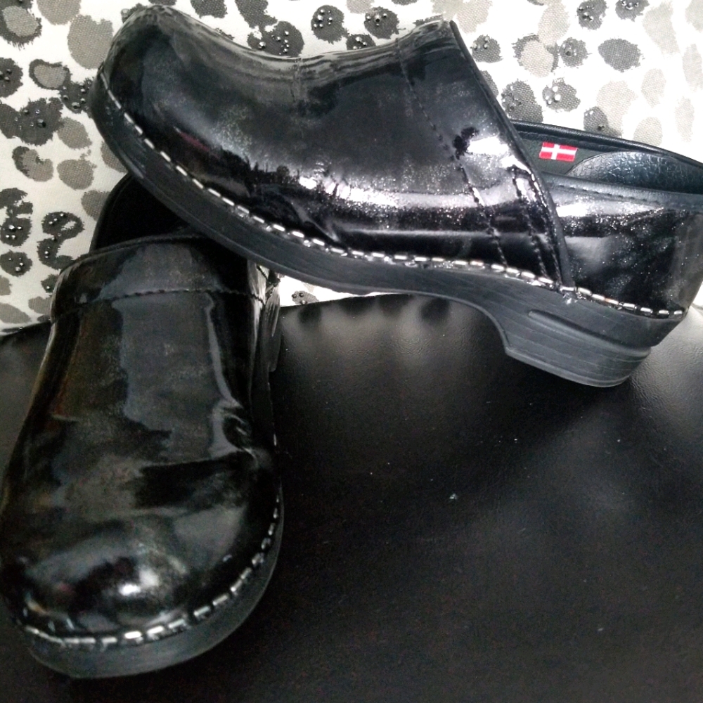 Nursing clogs